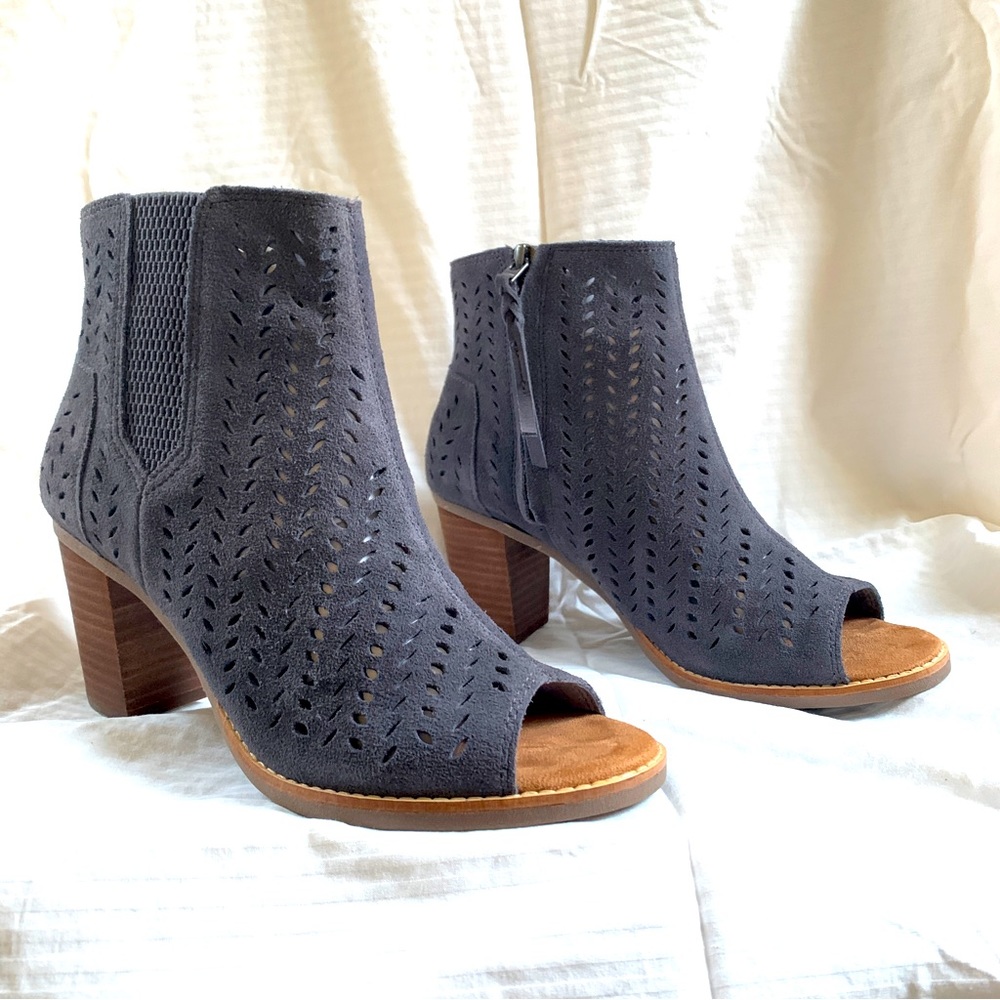 TOMS Majorca Suede Peep Toe Chunky Heel Booties
Forged Iron Grey US 8